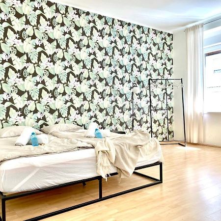 Central Comfy Apartment - Self Check-In Грац Екстер'єр фото