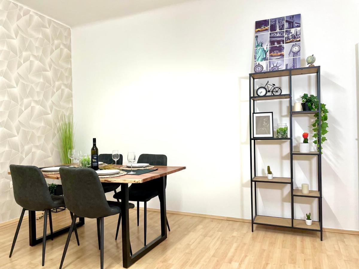Central Comfy Apartment - Self Check-In Грац Екстер'єр фото